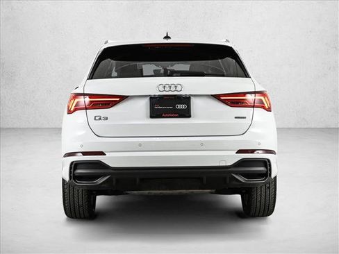 Certified 2025 Audi Q3 2.0T Premium w/ Convenience Package image 7
