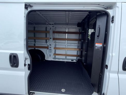 Used 2025 RAM ProMaster 2500 w/ U-Haul Equipment Group FWD image 23