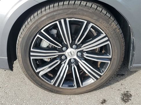 Used 2020 Volvo S60 T6 Inscription image 11