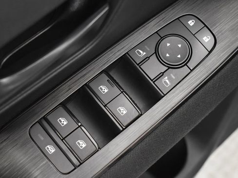Certified 2025 Nissan Kicks S AWD/4WD image 12