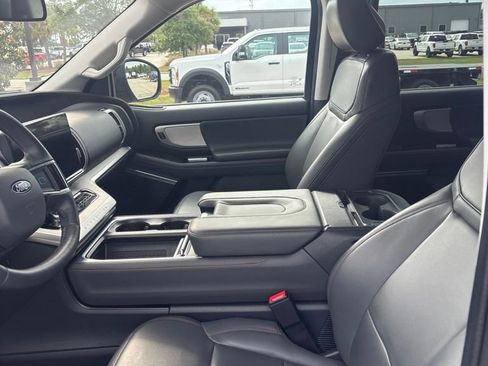 Certified 2025 Ford Expedition Max Active RWD image 5