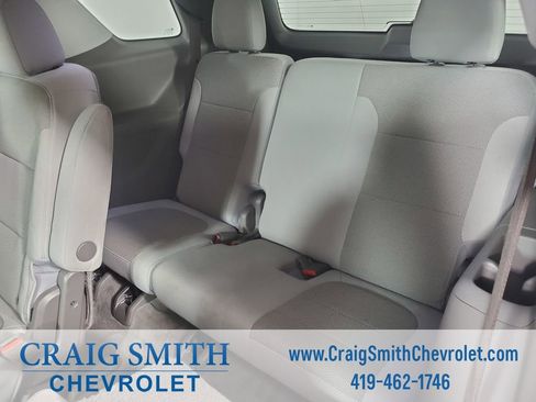 Used 2021 Chevrolet Traverse LT FWD image 13