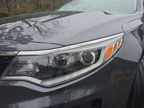 Used 2017 Kia Optima LX w/ Convenience Plus Package image 29