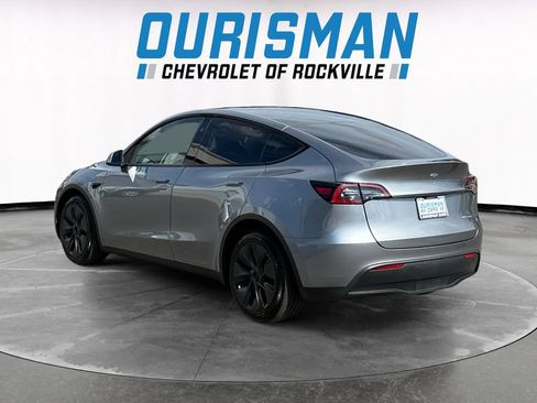 Used 2024 Tesla Model Y Long Range AWD/4WD image 4
