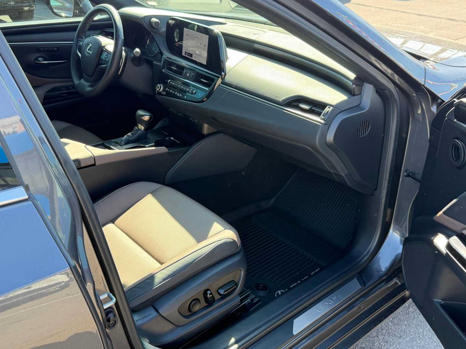 Used 2023 Lexus ES 350 w/ Premium Package FWD image 27