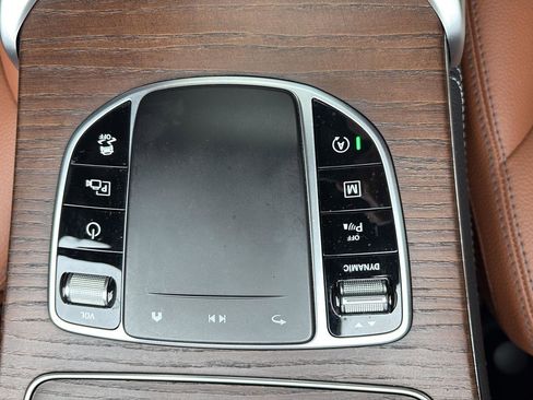 Used 2021 Mercedes-Benz GLC 300 4MATIC image 39