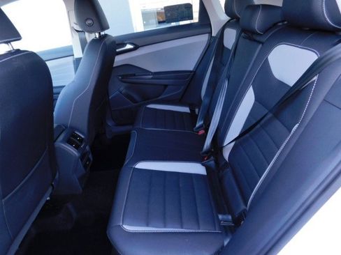 Used 2024 Volkswagen Taos SEL image 12