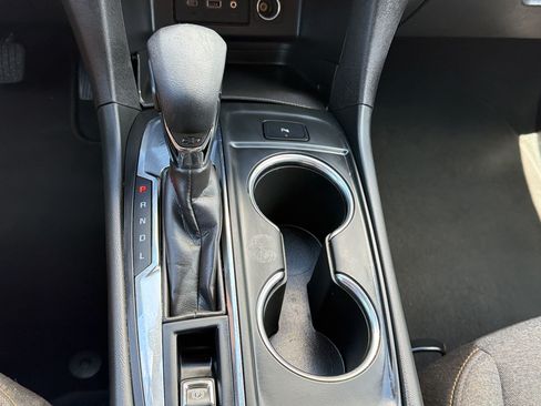 Used 2024 Chevrolet Equinox LT FWD image 20