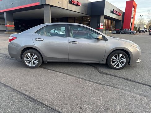 Used 2014 Toyota Corolla LE image 2