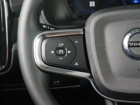 Used 2024 Volvo XC40 B5 Plus w/ Climate Package AWD/4WD image 21