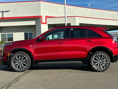 Used 2024 Cadillac XT4 Sport w/ Technology Package image 9