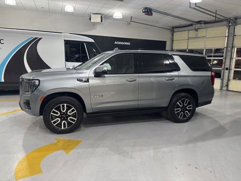 Used 2024 GMC Yukon AT4 w/ AT4 Premium Package AWD/4WD image 5