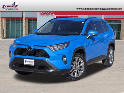Used 2019 Toyota RAV4 XLE Premium image 1