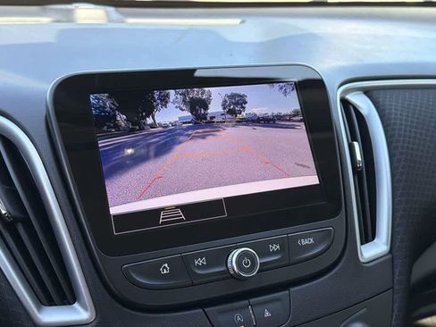 Used 2024 Chevrolet Malibu LT image 18