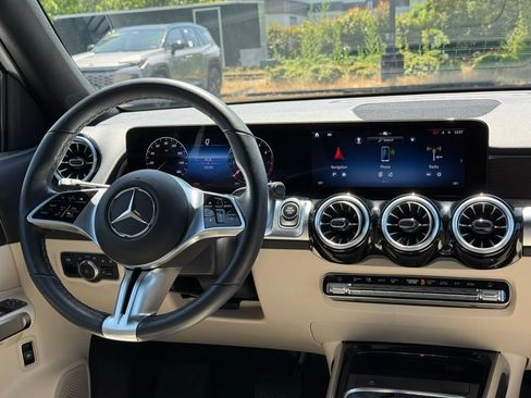 Used 2025 Mercedes-Benz GLB 250 4MATIC image 26