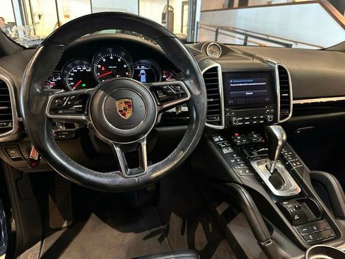Used 2018 Porsche Cayenne AWD/4WD image 15