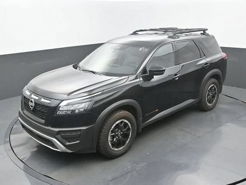 Used 2025 Nissan Pathfinder Rock Creek AWD/4WD image 16