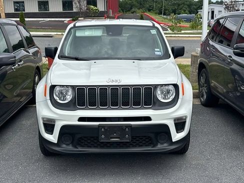 Used 2023 Jeep Renegade Latitude AWD/4WD image 2