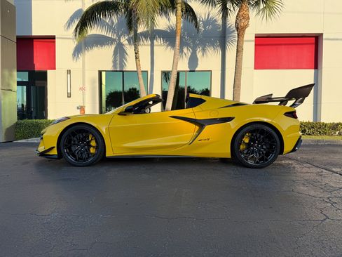 Used 2026 Chevrolet Corvette ZR1 w/ ZR1 Carbon Fiber Aero Package image 11