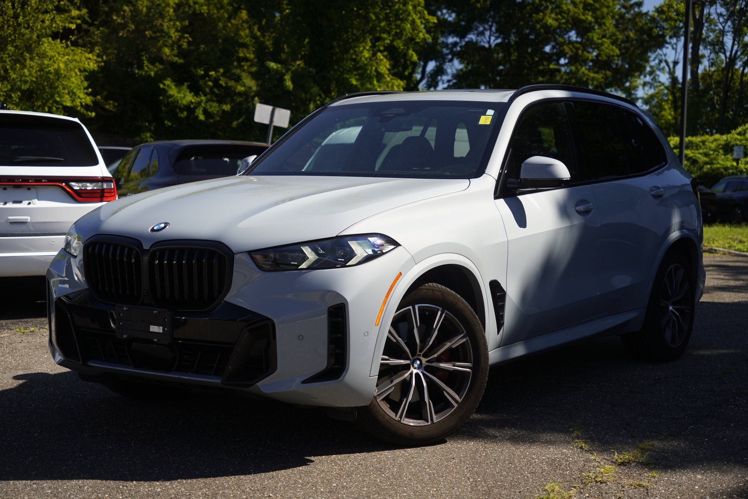 Used 2025 BMW X5 xDrive40i w/ M Sport Package AWD/4WD image 2