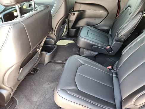 New 2026 Chrysler Pacifica Select image 23