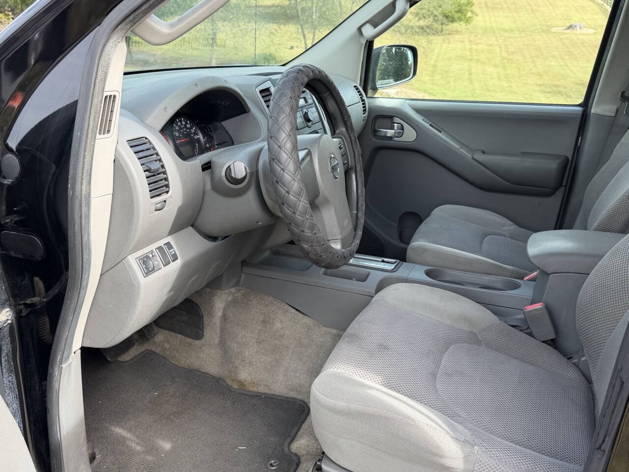Used 2012 Nissan Frontier SV AWD/4WD image 16