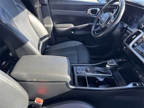 Used 2022 Kia Sorento S w/ Panoramic Sunroof Package image 7