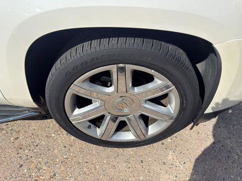 Used 2015 Cadillac Escalade Luxury image 26