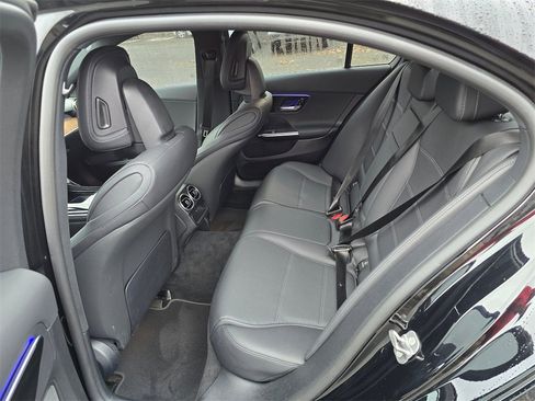 Used 2025 Mercedes-Benz C 300 4MATIC Sedan image 17