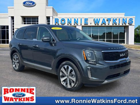 Used 2022 Kia Telluride S FWD image 1