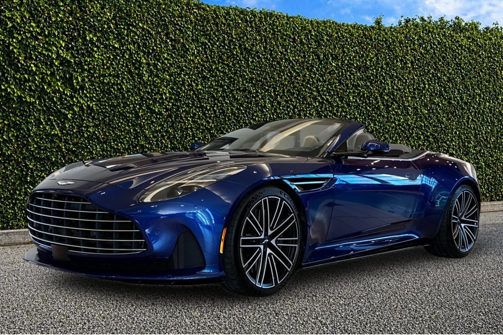 Used 2024 Aston Martin DB12 Convertible RWD image 6