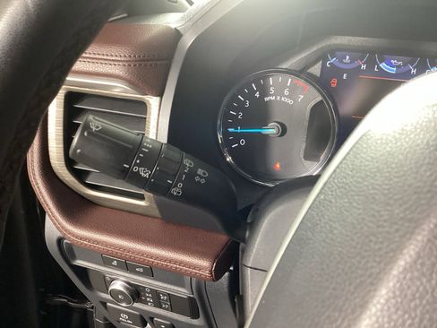 Used 2022 Ford Expedition Max Limited image 25