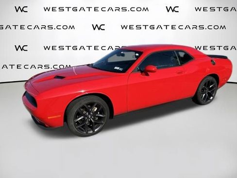 Used 2022 Dodge Challenger SXT w/ Driver Convenience Group image 1
