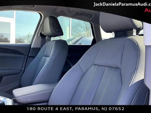 Used 2025 Audi Q5 Premium w/ Convenience Package image 15