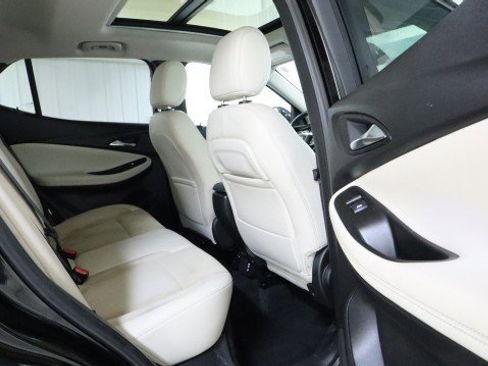 Used 2021 Buick Encore GX Select w/ Advanced Technology Package image 11