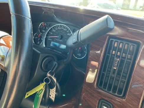 Used 2013 GMC Savana 2500 Extended RWD image 19