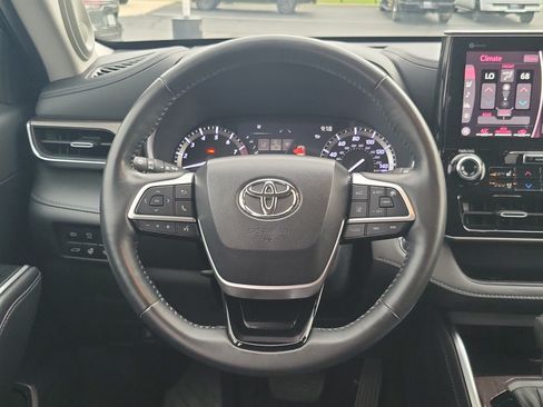 Used 2022 Toyota Highlander Limited AWD/4WD image 26