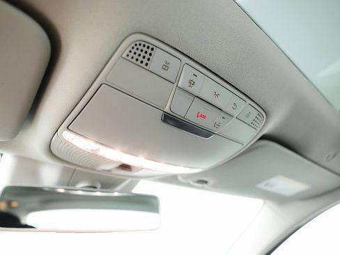 Used 2020 Mercedes-Benz C 300 4MATIC Sedan image 40