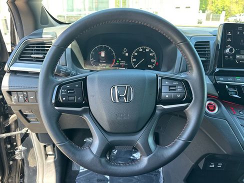 Used 2025 Honda Odyssey Sport-L image 16