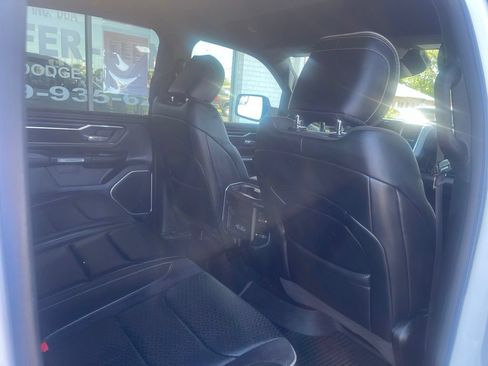 Used 2023 RAM 1500 Laramie AWD/4WD image 18
