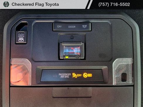 Used 2025 Toyota 4Runner SR5 AWD/4WD image 10