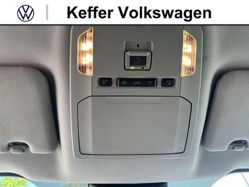 Used 2022 Toyota Highlander LE FWD image 24