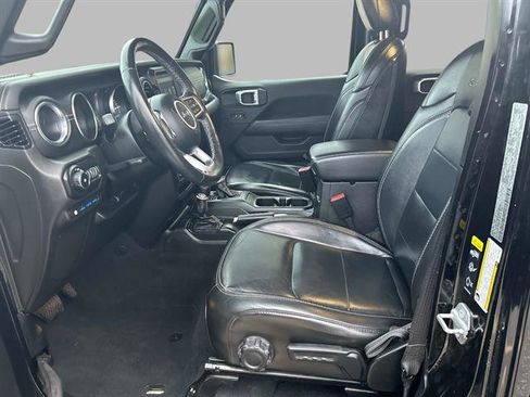 Used 2022 Jeep Wrangler Unlimited Sahara w/ Cold Weather Group image 9