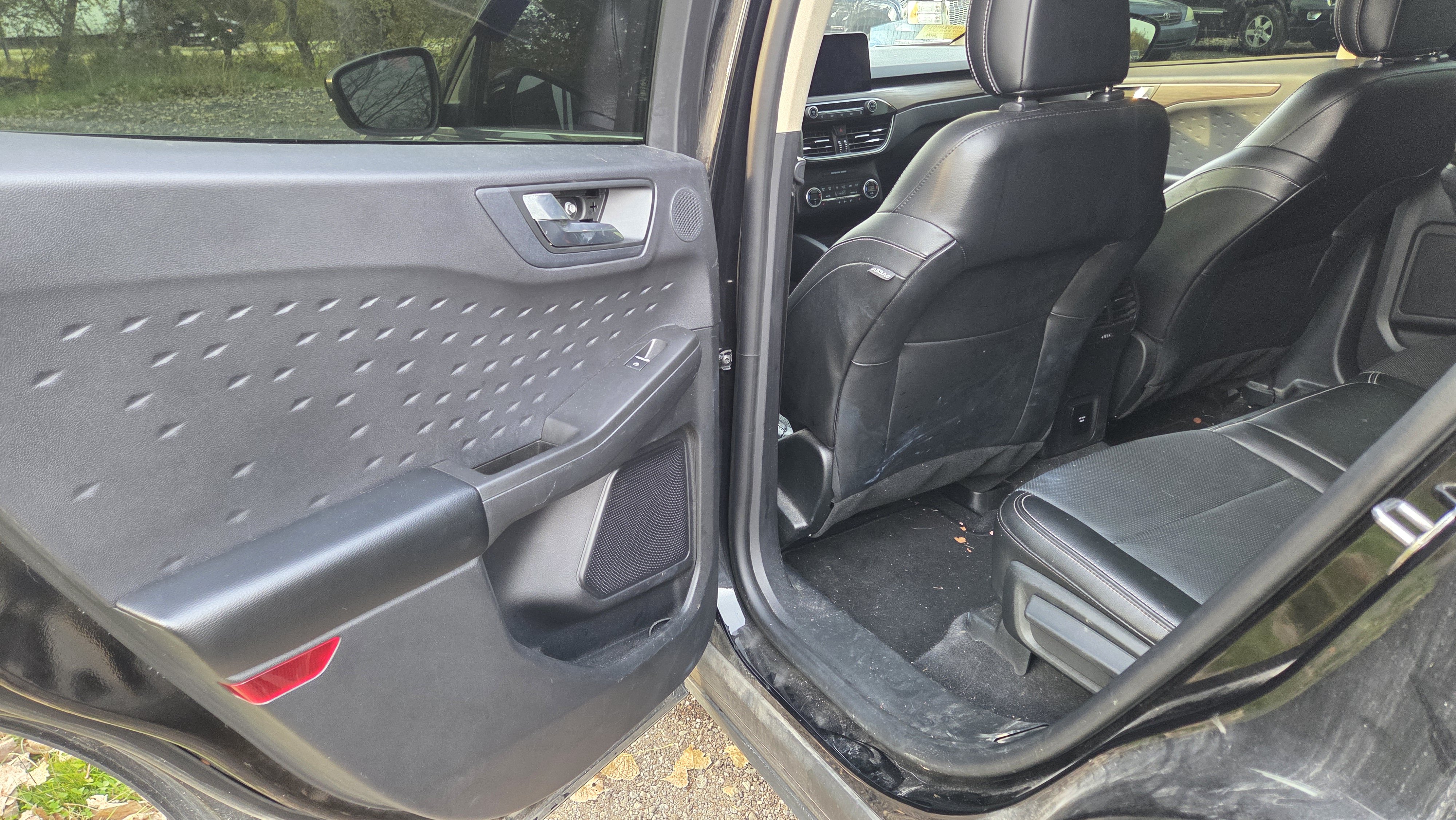 Used 2020 Ford Escape Titanium AWD/4WD image 12