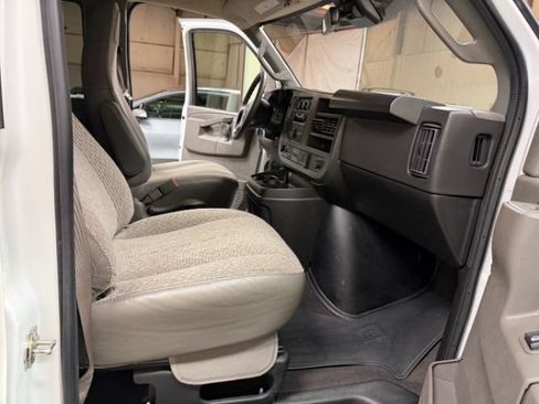 Used 2024 Chevrolet Express 3500 LT w/ LT Preferred Equipment Group RWD image 24