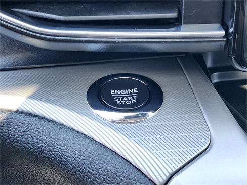 Certified 2022 Ford Explorer XLT w/ Equipment Group 202A image 26