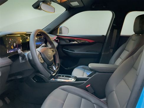 Used 2025 Chevrolet TrailBlazer RS w/ Convenience Package image 16