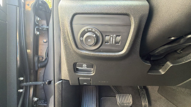 Used 2021 Jeep Grand Cherokee L Overland w/ Advanced Protech Group III AWD/4WD image 20
