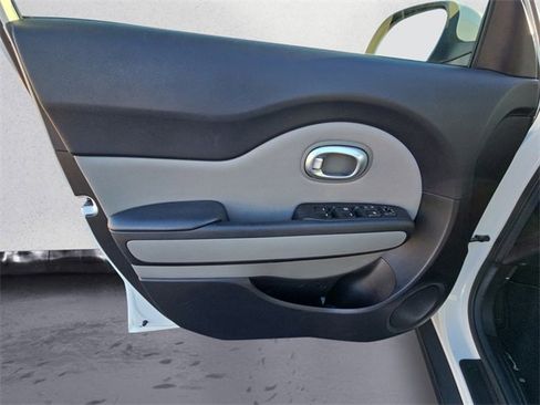 Used 2016 Kia Soul image 25