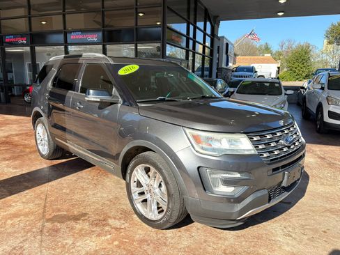 Used 2016 Ford Explorer XLT w/ Equipment Group 202A image 1
